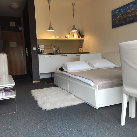 Studio Apartment "Iris" Птуй Екстер'єр фото